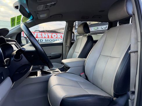 Used 2019 Kia Sedona EX FWD image 9