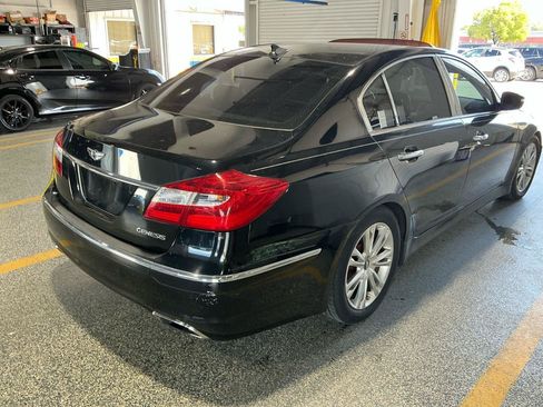 Used 2013 Hyundai Genesis 3.8 w/ Premium Pkg RWD image 3