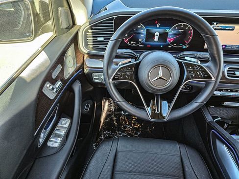 Used 2025 Mercedes-Benz GLE 450 4MATIC image 34