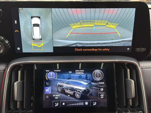 Used 2025 Lexus LX 700h F Sport image 20