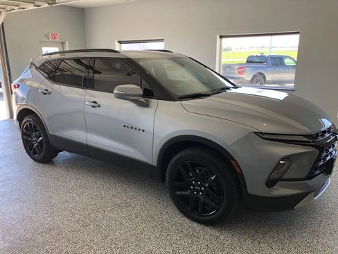 Used 2024 Chevrolet Blazer LT w/ LPO, Black Grille Bar Package AWD/4WD image 5