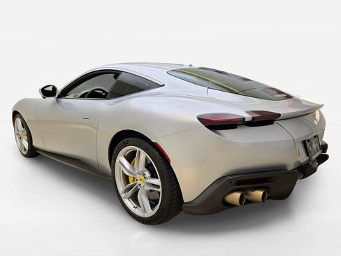 Used 2022 Ferrari Roma RWD image 11