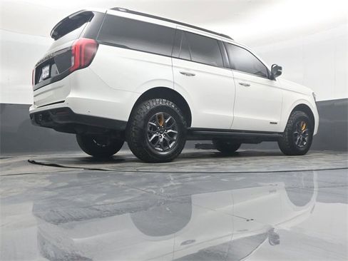 Used 2025 Ford Expedition Tremor image 41