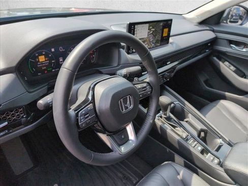 Used 2025 Honda Accord Touring image 9