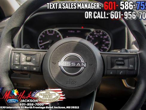 Used 2024 Nissan Rogue S AWD/4WD image 13
