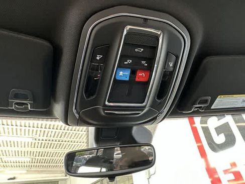 Used 2023 Jeep Grand Cherokee Altitude AWD/4WD image 13