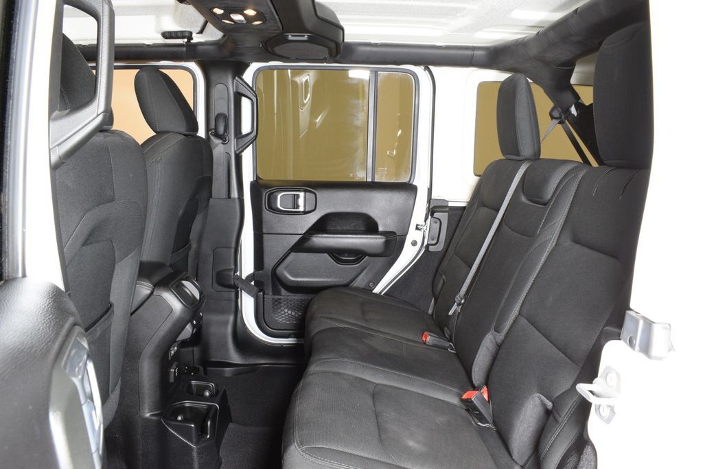 Used 2020 Jeep Wrangler Unlimited Sahara w/ Uconnect 4C Nav & Sound Group AWD/4WD image 27