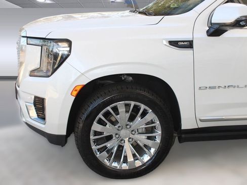 Used 2021 GMC Yukon Denali w/ Denali Premium Package image 20