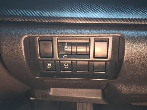Used 2021 Subaru Crosstrek 2.0i AWD/4WD image 23