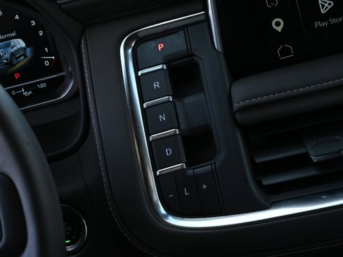 Used 2023 GMC Yukon SLT w/ SLT Premium Package RWD image 24