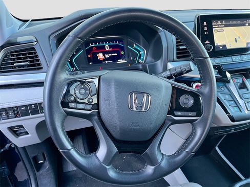 Used 2023 Honda Odyssey Touring image 11