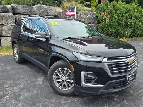 Used 2023 Chevrolet Traverse LT AWD/4WD image 1