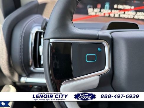 Used 2025 Ford Expedition Platinum w/ Platinum Ultimate Package AWD/4WD image 20