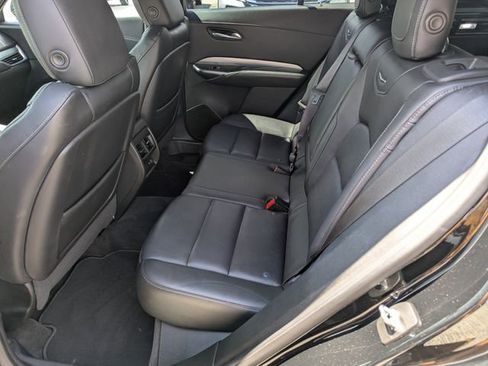 Used 2021 Cadillac XT4 Premium Luxury FWD image 17