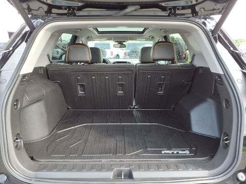 Used 2023 GMC Terrain AT4 w/ Infotainment Package II AWD/4WD image 16