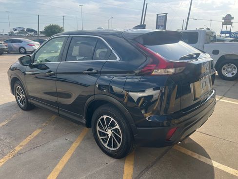 Used 2022 Mitsubishi Eclipse Cross ES FWD image 4