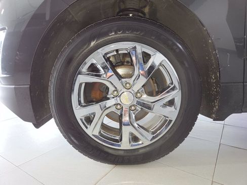 Used 2018 Chevrolet Equinox Premier FWD image 12