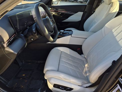 Certified 2024 BMW i5 eDrive40i w/ M Sport Package image 29