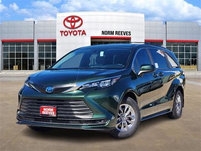 New 2025 Toyota Sienna LE