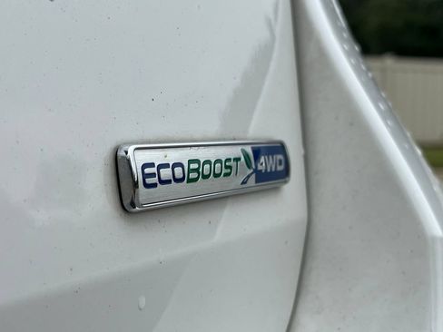 Used 2020 Ford Explorer XLT w/ Equipment Group 202A AWD/4WD image 13