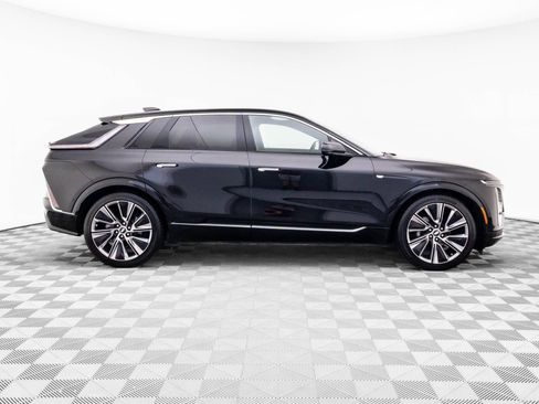 Certified 2026 Cadillac Lyriq Signature Luxury w/ Nappa Leather Package AWD/4WD image 8
