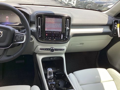 Used 2026 Volvo XC40 B5 Plus w/ Protection Package Premier image 25