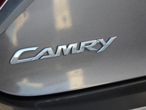 Used 2016 Toyota Camry LE image 21