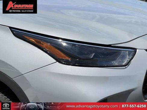 Certified 2024 Toyota Highlander XLE AWD/4WD image 12