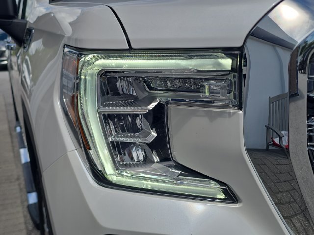 Certified 2022 GMC Sierra 1500 SLT w/ SLT Premium Package AWD/4WD image 11