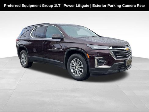 Used 2023 Chevrolet Traverse LT image 1
