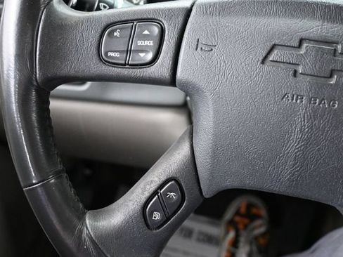 Used 2004 Chevrolet Suburban LT w/ Preferred Equipment Group RWD image 17