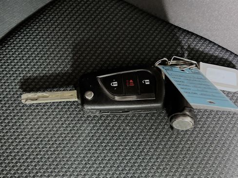 Used 2021 Toyota RAV4 LE image 35