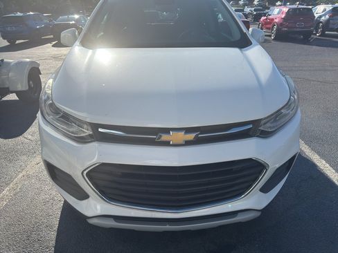Used 2020 Chevrolet Trax LT w/ LT Convenience Package FWD image 7