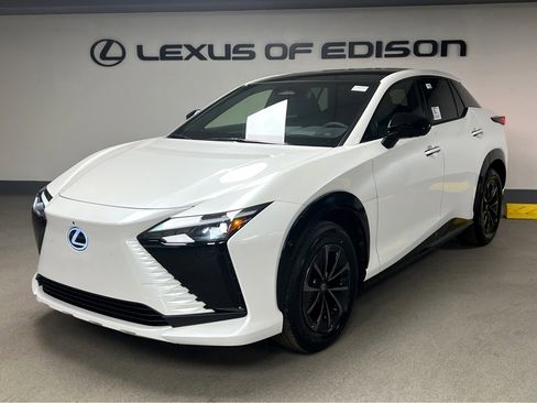 New 2026 Lexus RZ 450e AWD image 3