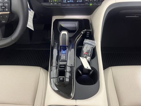 Certified 2026 Toyota Crown Limited w/ Advanced Technology Package image 18