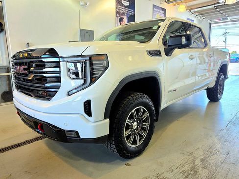 Used 2025 GMC Sierra 1500 AT4 AWD/4WD image 4