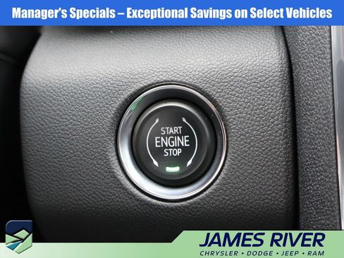 Used 2026 GMC Acadia Elevation w/ Elevation Premium Package AWD/4WD image 33