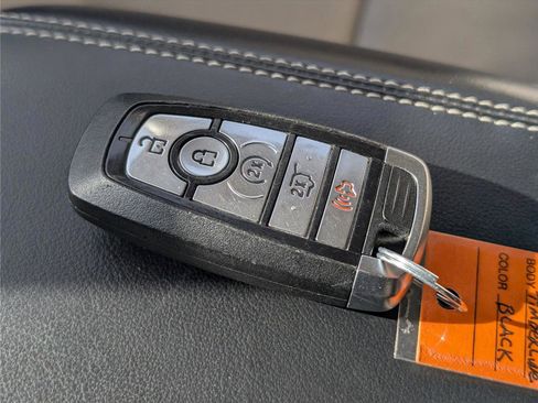 Used 2020 Ford Explorer Limited image 21