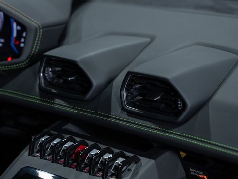 Used 2020 Lamborghini Huracan EVO image 59