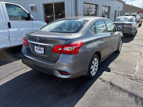 Used 2019 Nissan Sentra S FWD image 3