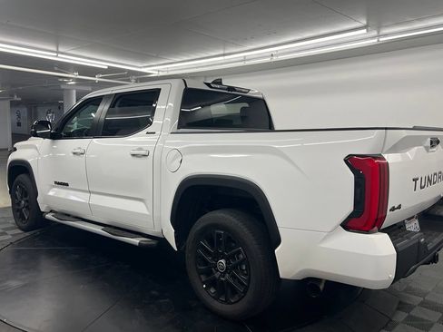 Used 2024 Toyota Tundra Limited AWD/4WD image 9