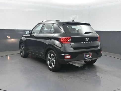 Used 2022 Hyundai Venue SEL FWD image 31