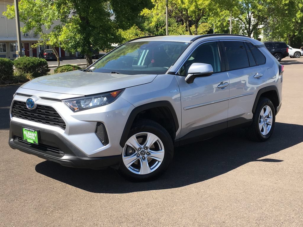Used 2019 Toyota RAV4 LE w/ Carpet Mat Package AWD/4WD image 1