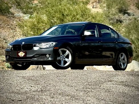 Used 2014 BMW 320i Sedan image 2