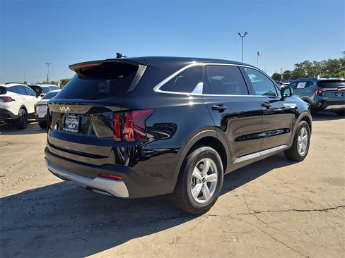 New 2026 Kia Sorento LX image 8