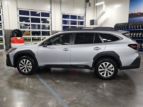 Certified 2025 Subaru Outback Premium w/ Popular Package #1A image 10