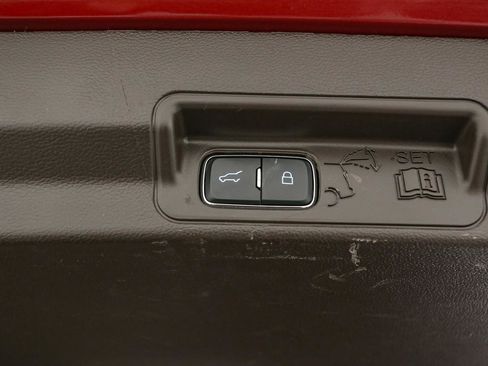 Used 2022 Ford Explorer King Ranch image 13