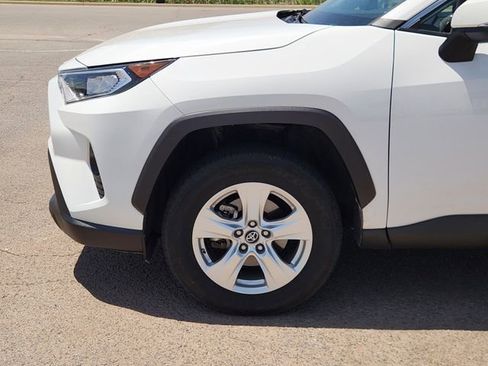 Used 2019 Toyota RAV4 XLE FWD image 8