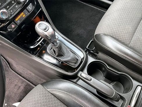 Used 2022 Buick Encore Preferred w/ Safety Package image 19