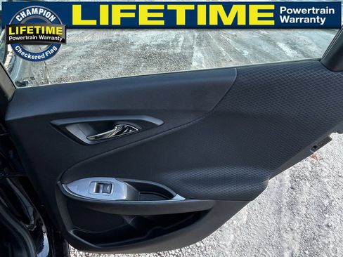 Used 2022 Chevrolet Malibu LT image 30